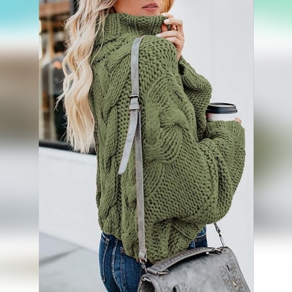 #13 Green Chunky Sweater - Picture 2 of 7